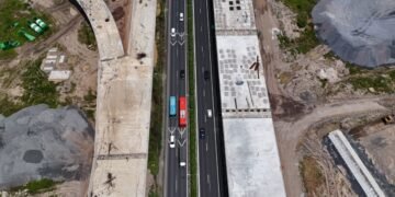 2026 US Infrastructure Bill State Impacts — 2026 US Infrastructure Bill State Impacts: Essential Crossroads Guide — Photo by Cầu Đường Việt Nam on Pexels
